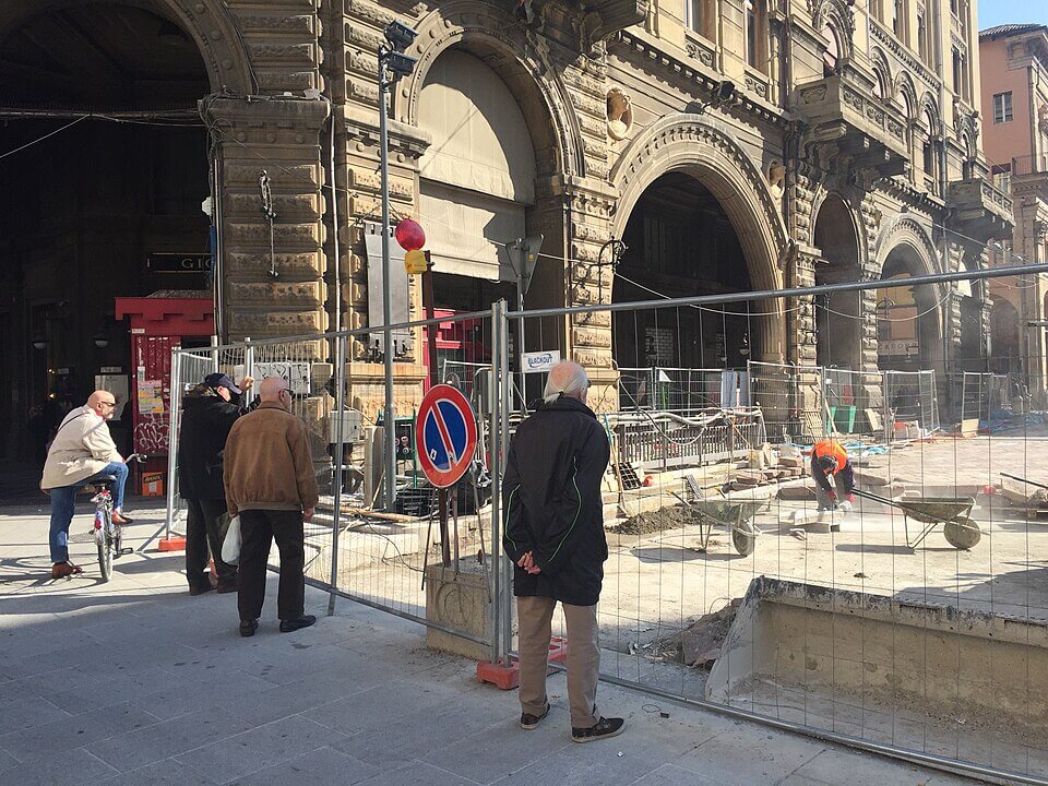 Umarell -Italian men of retirement age who spend their time watching construction sites